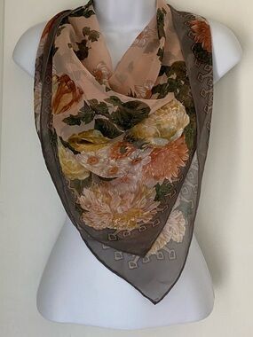 Carlisle Vintage Silk Squared Scarf Blooming Flowers Feminine Romantic Classy